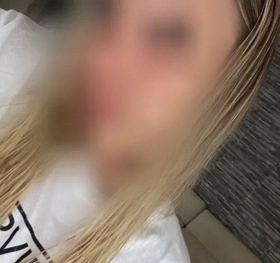 Ailsa, 20