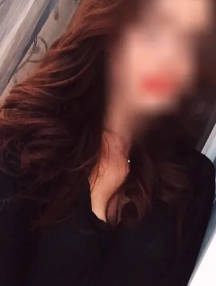Claire, 31