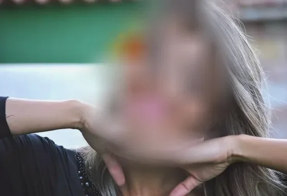 Hayley, 36
