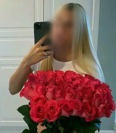 Holly, 35