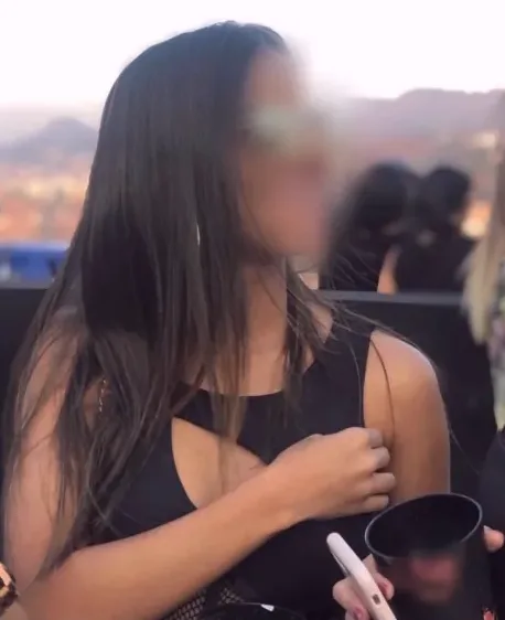 Isla, 23