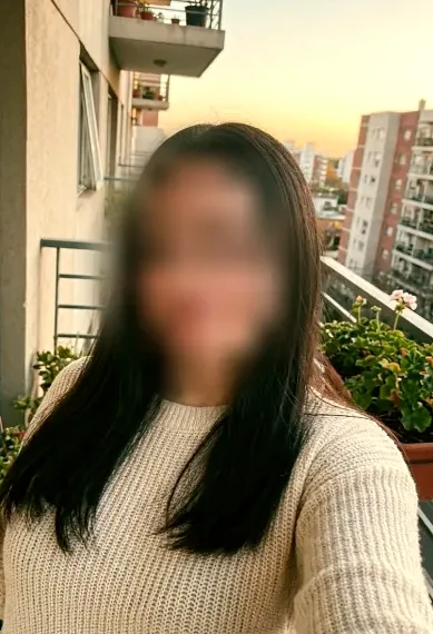 Isobel, 20