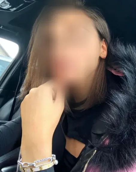 Karolina, 28