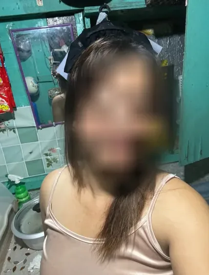 Lauren, 32
