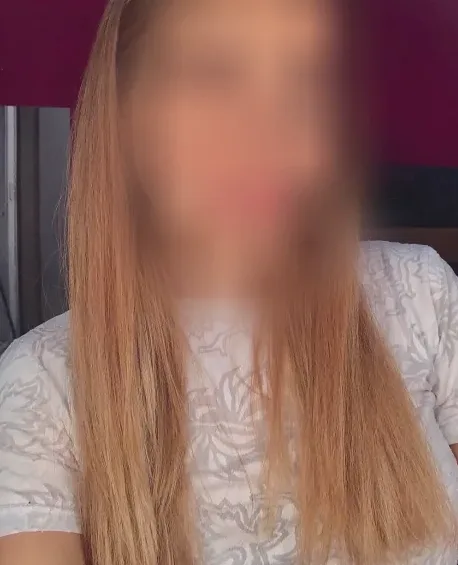 Leila, 24