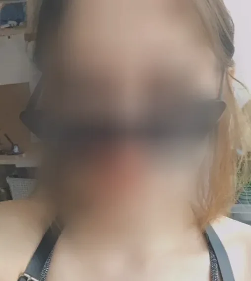 Lily, 19
