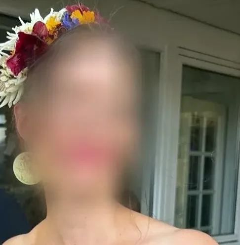 Lily, 40