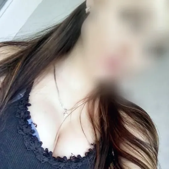 Mia, 26